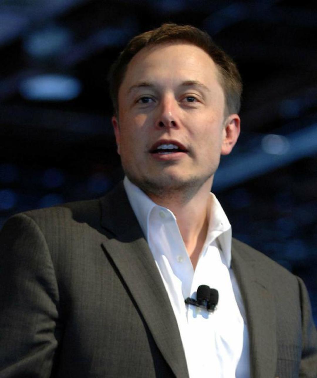您提到的“挨隆马斯克”应为埃隆·马斯克(Elon Musk)