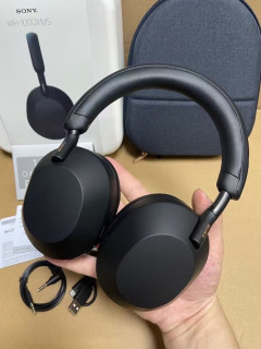 索尼WH-1000XM5：我的“通勤结界”与“灵感后台”