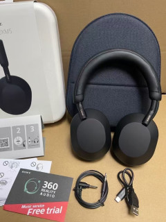 索尼WH-1000XM5：我的“通勤结界”与“灵感后台”