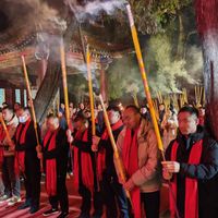 烧头香、迎喜神、打醋坛：三项年俗列入非遗，数字化与文旅融合推动传统年俗焕发新生