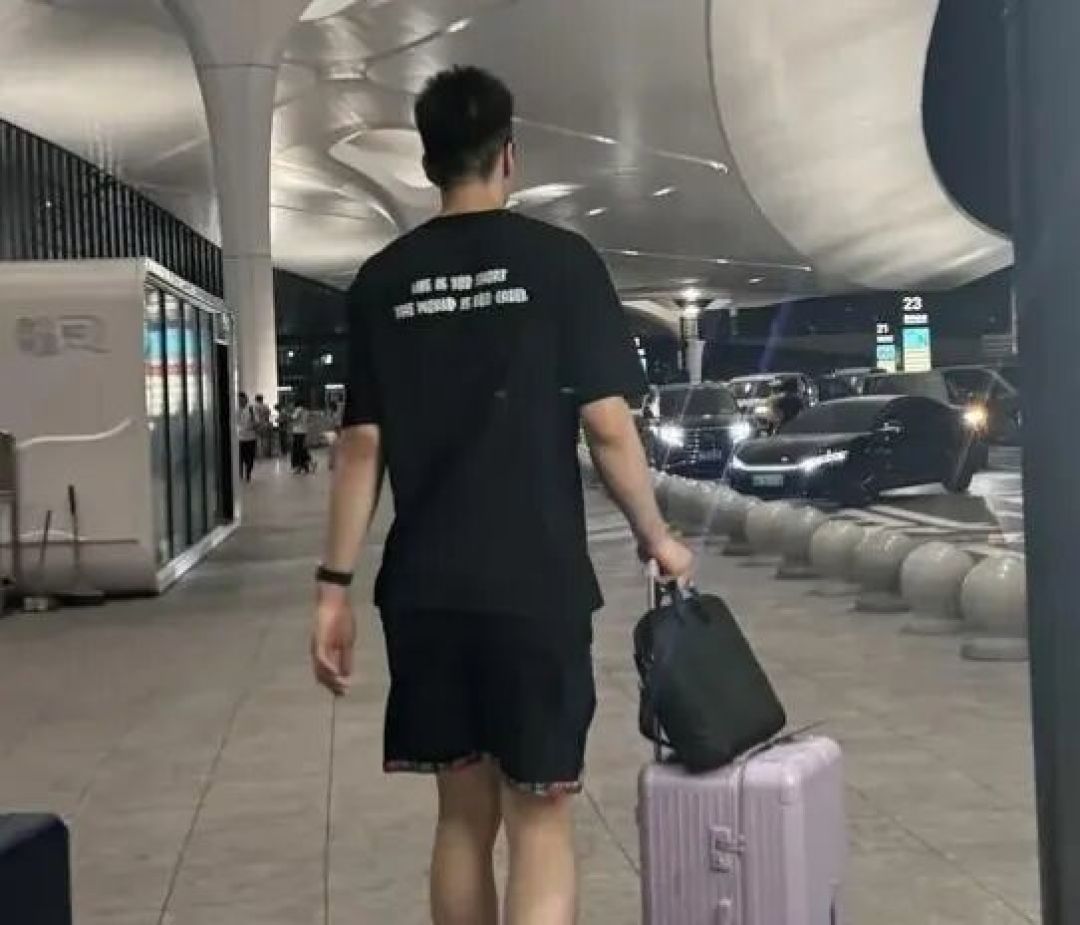 从被诟病移动慢到西乙球队核心,余嘉豪留洋练级万里驰援中国男篮