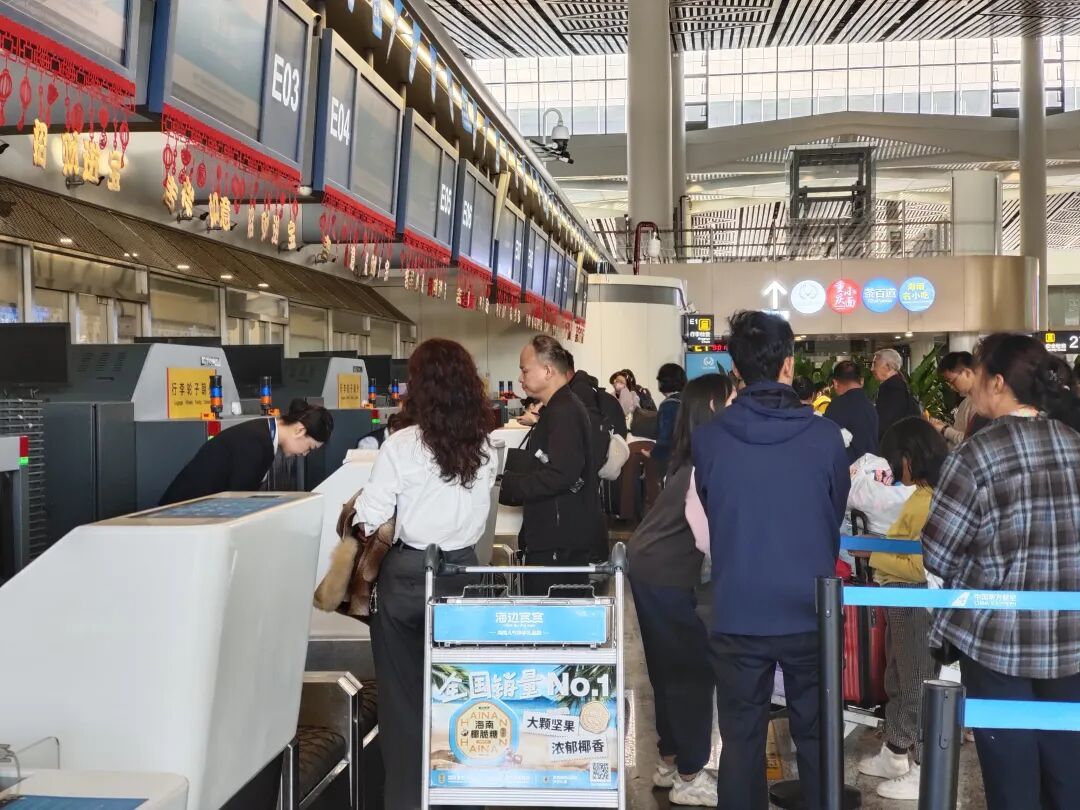 海南自贸港封关后首个春节假期“马力全开”!接待游客超1232万人次,同比增长近三成