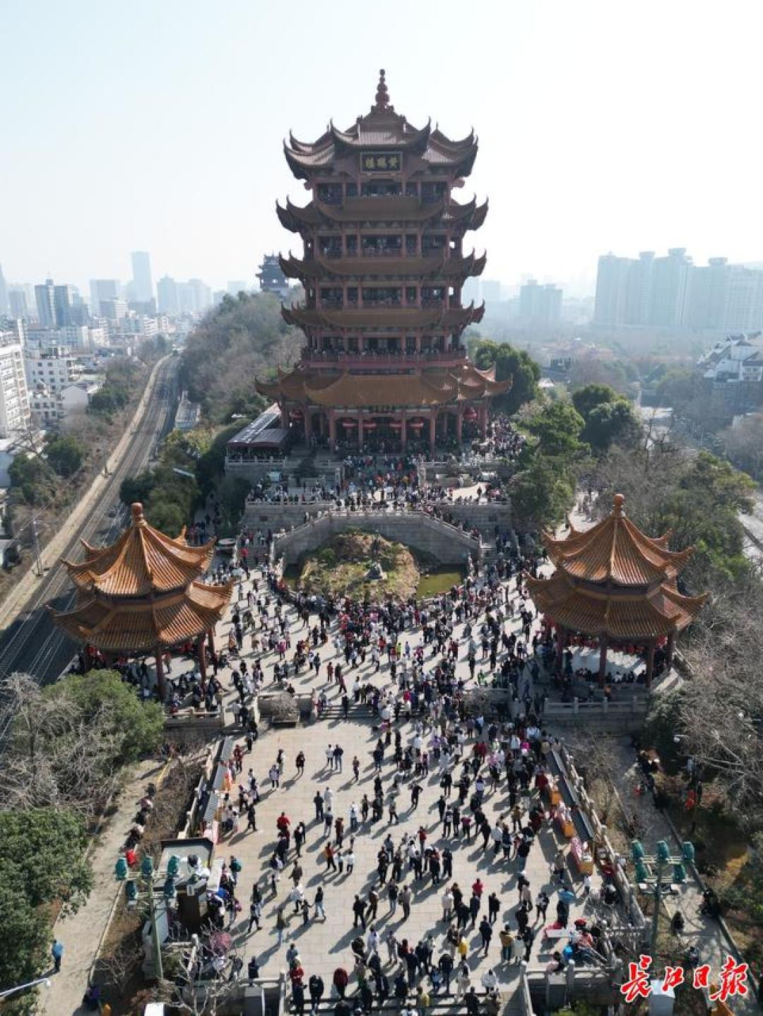 史上最长春节假期引爆江城游，武汉跻身游客最爱的国内热门目的地