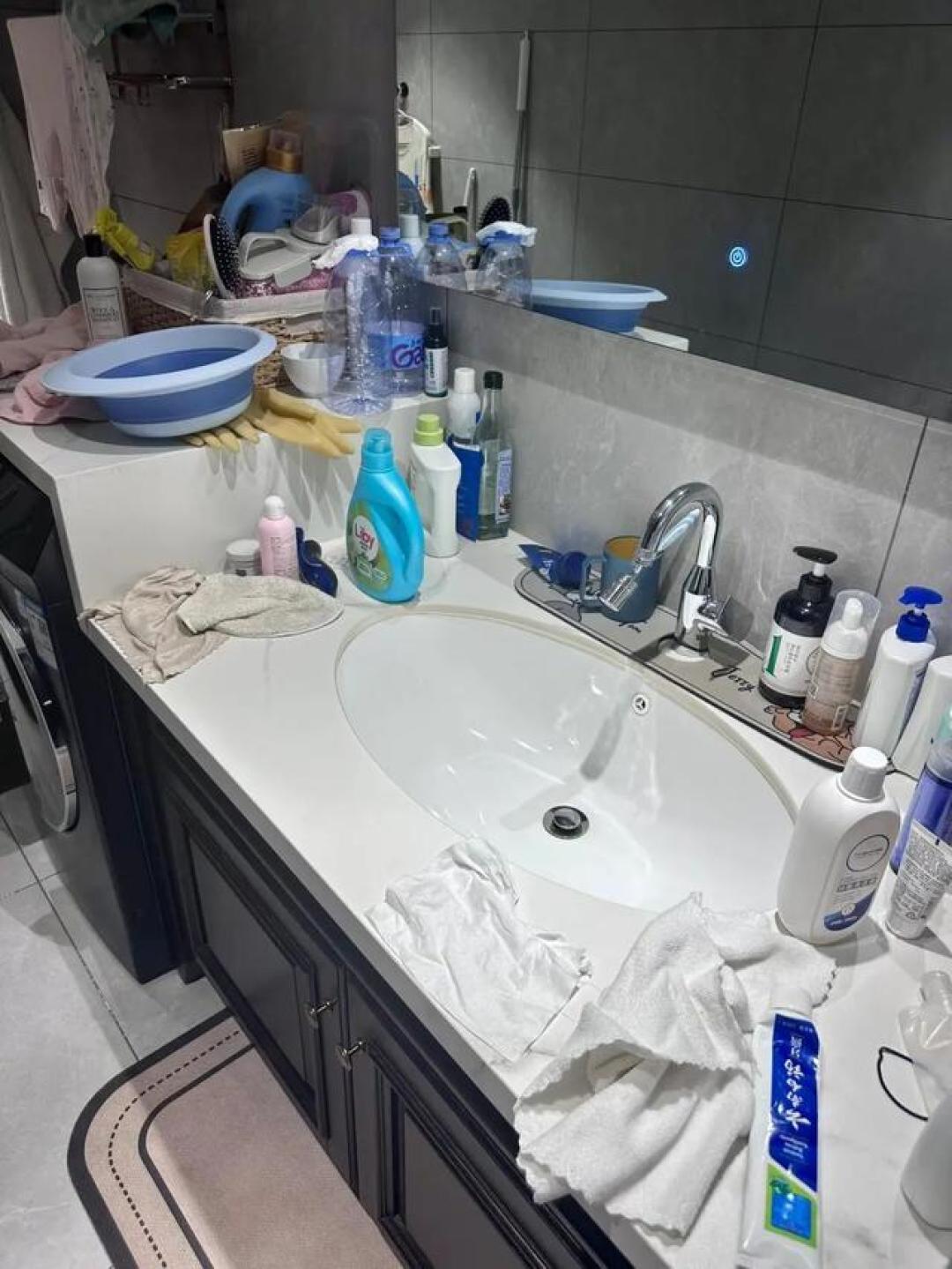 卫生间不装洗手台了?看了郑州朋友家的设计,恨不得回家砸了重装