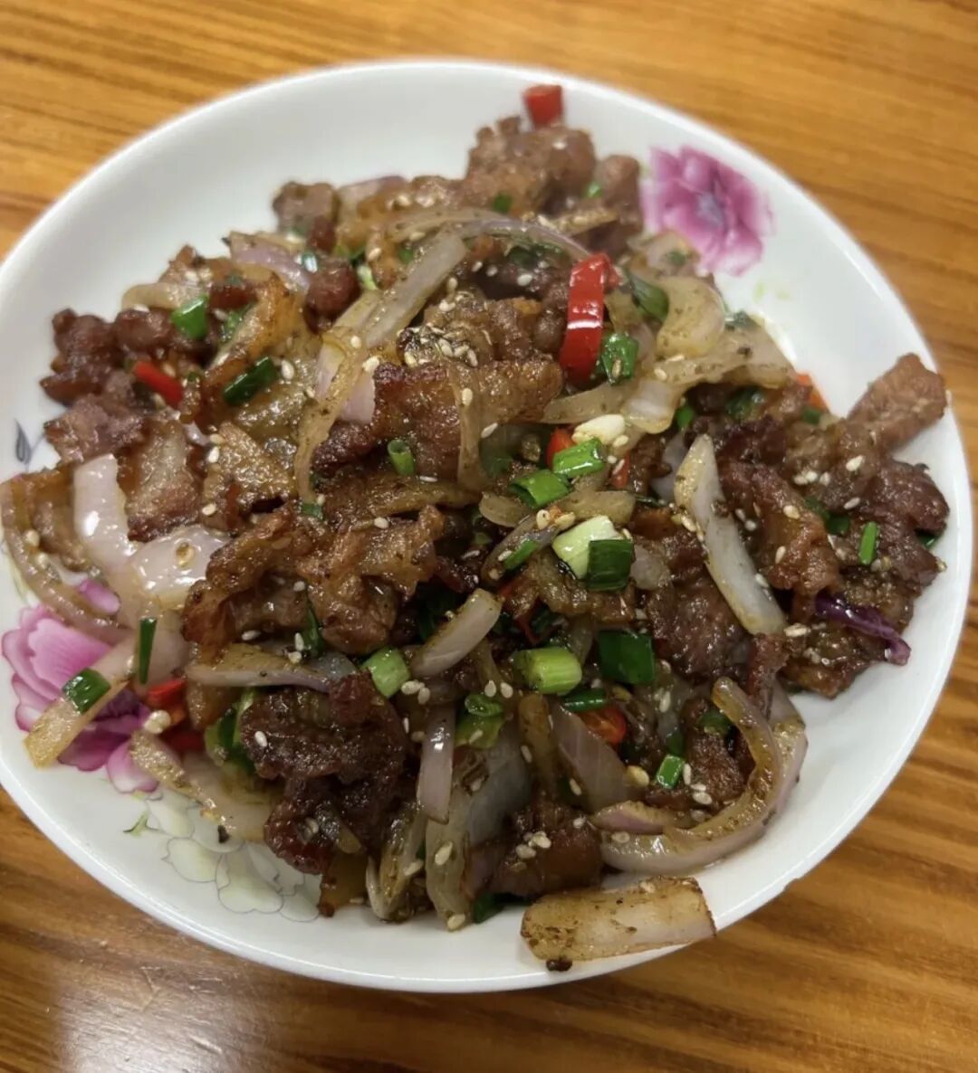 杭州人均30 + 干饭神店!毛家桥楼下的夫妻店,一盘葱爆五花肉封神