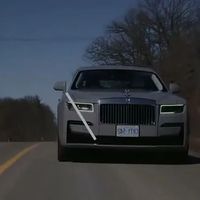 国内卖473万的劳斯莱斯，在国外到底多少钱？算完账我人傻了