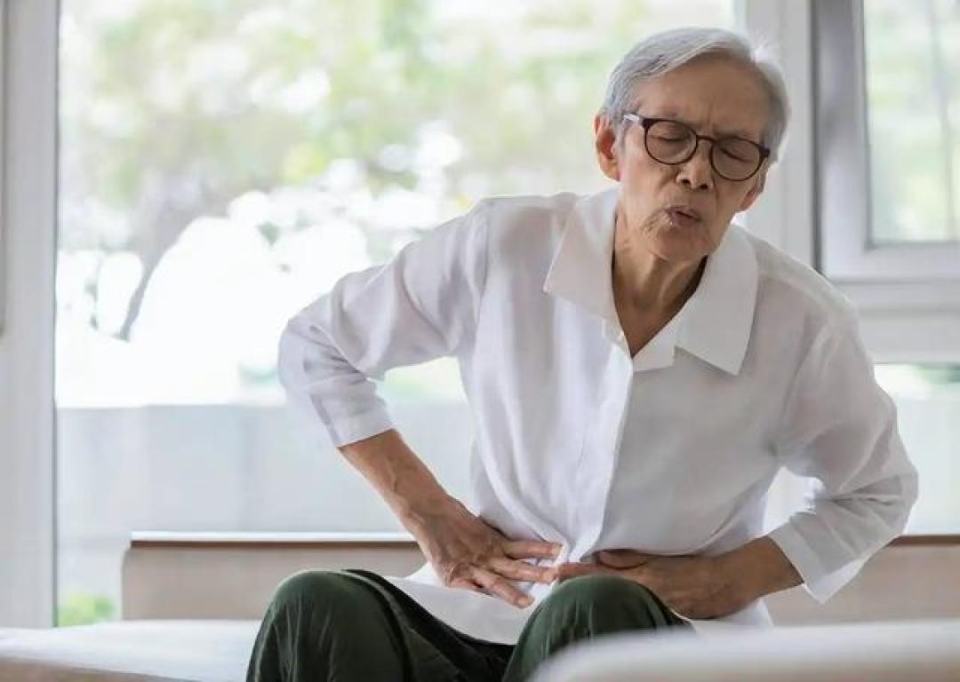 医生直言:若每天只吃两顿饭,不出半年,身体或有这几种变化!