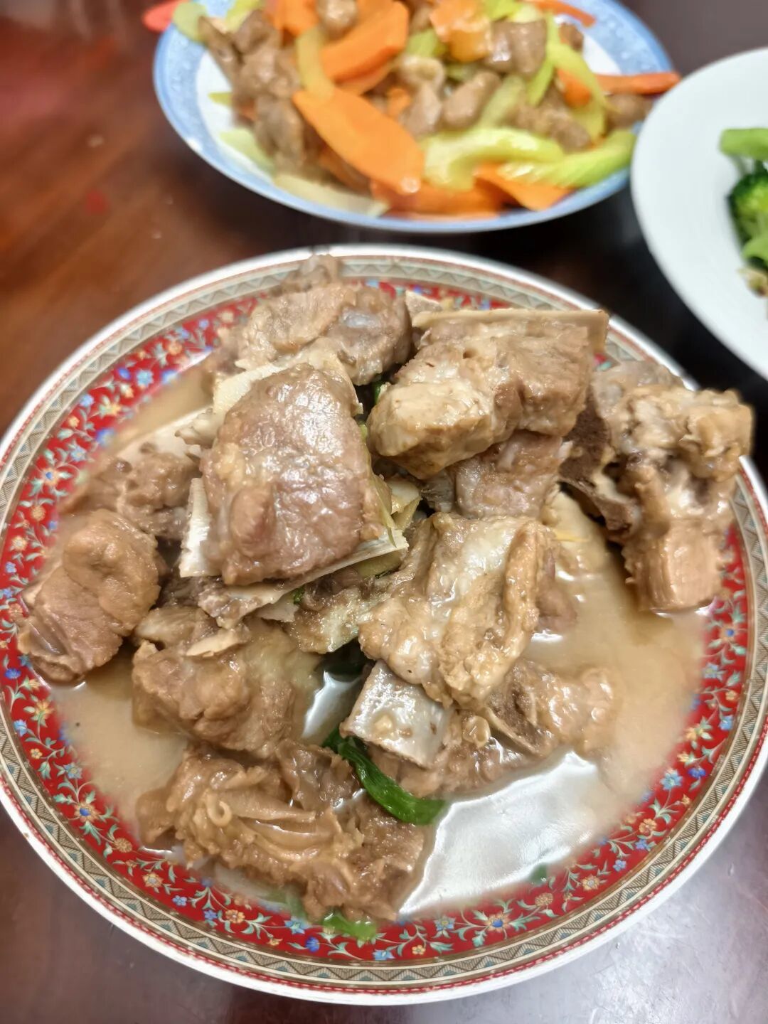 用高压锅做出来的红烧排骨，软烂又入味，关键做法非常简单，有手就能学会做！
