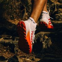 穿Terrex Agravic 3 大速恒星跑了个百公里