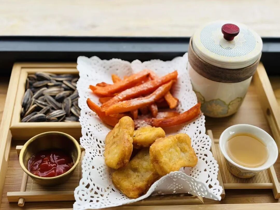 李窑村“村舍”饮品店，初寒暖意浓！