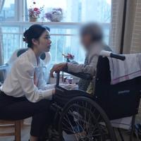 认知症照护纪录片是“必看佳作”还是“情绪消耗”？1000+用户观点大碰撞