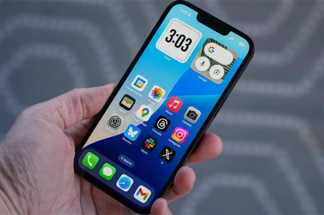 库克刀法精准!苹果iPhone 17e换芯不换模具:刘海屏再战一年