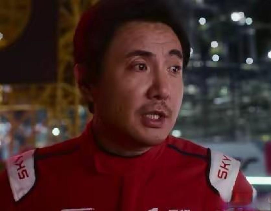 飞驰人生3:张驰夺冠却还接小广告,揭开成年人,最不敢看的真相