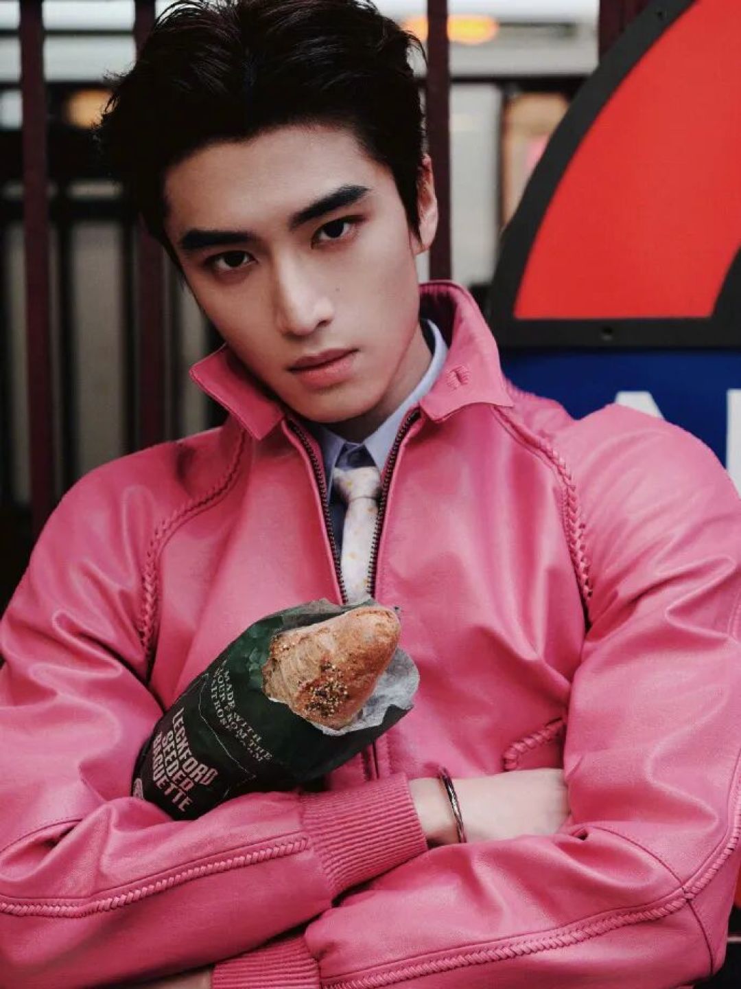 张康乐 × Burberry|粉红皮夹克:把甜酷感,穿成自己的锐度