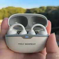 蛇圣陨石Pro：暴汗党狂喜！这款耳夹式耳机直接焊在耳朵上