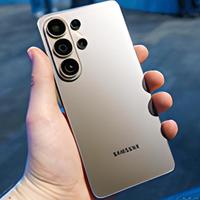 三星Galaxy S26 Ultra图赏：7.9mm万元机皇 比iPhone 17 Pro Max更轻薄