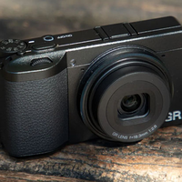 2026数码相机二手市场价格暴涨：理光GR3五年翻倍，CCD机型涨幅近10倍