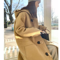 秋冬的氛围感和安全感，全被这件日系牛角扣大衣焊在身上了！