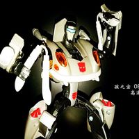 小津的变形金刚玩具视频—孩之宝 08动画 加强级 高速路爵士