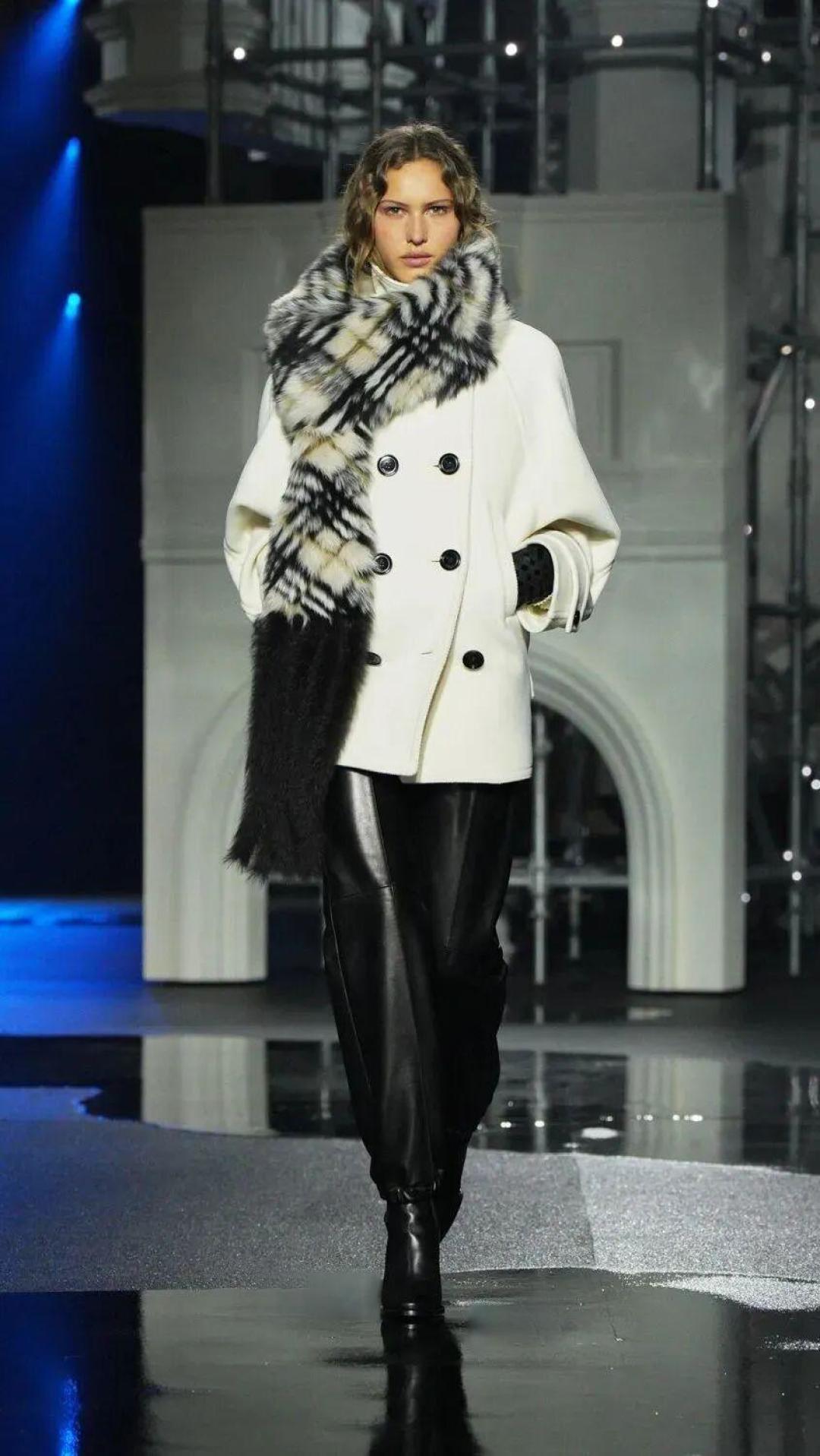 伦敦时装周 Burberry巴宝莉2026秋冬系列