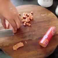 老钓手自制火腿肠饵在嘉陵江里钓鱼，总有意想不到的收获