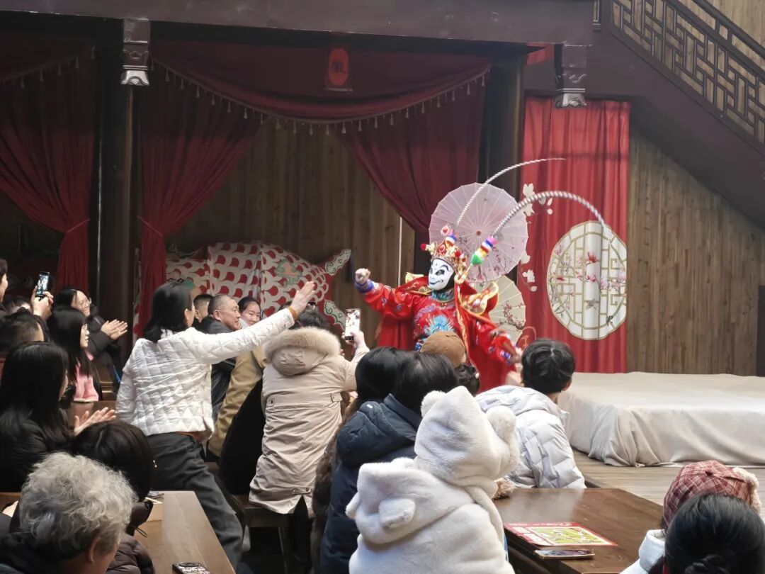 皖美宝藏小城丨2026歙县春节文旅市场马力全开，热力十足