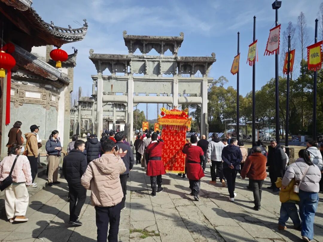 皖美宝藏小城丨2026歙县春节文旅市场马力全开，热力十足