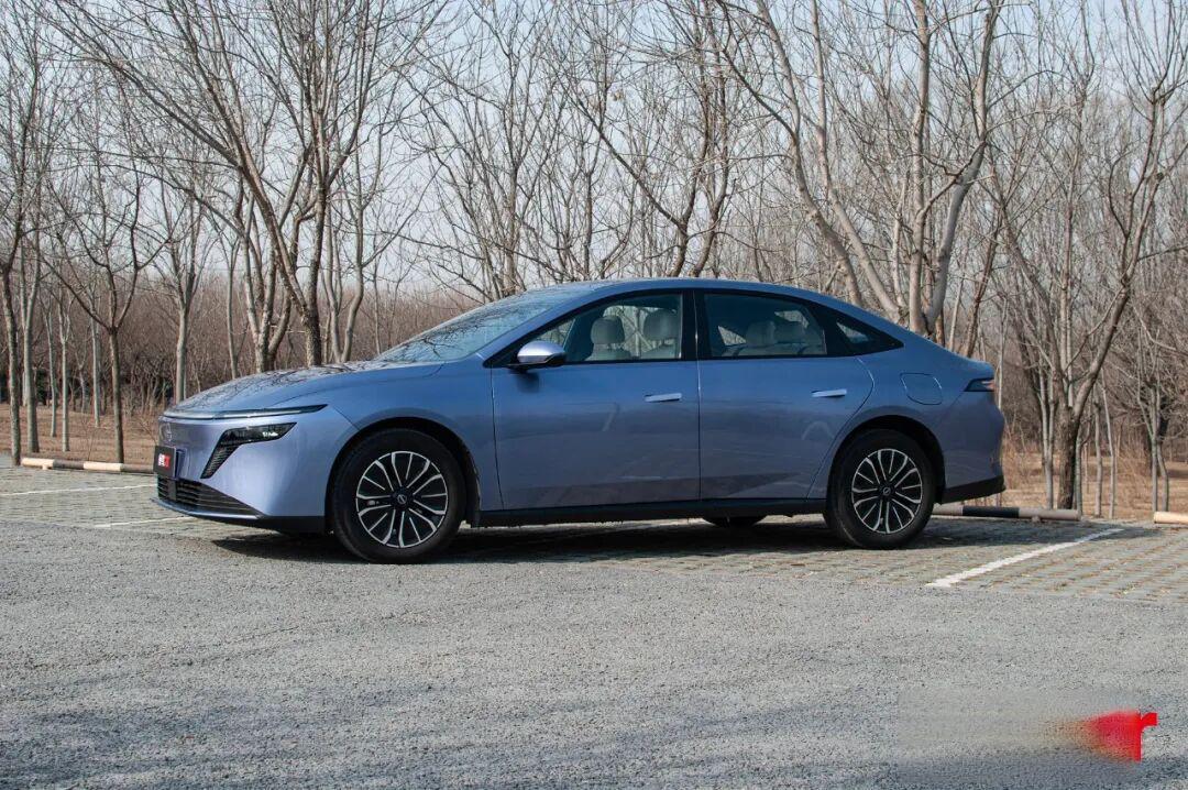 10万级插混家轿新卷王?试驾日产N6 | CAR REVIEWS