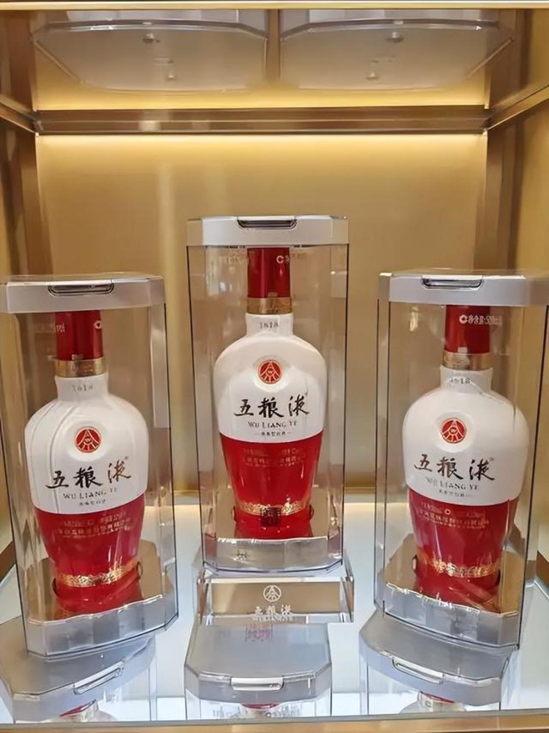 习酒·窖藏1988、梅见青梅酒、红花郎15,三场景适配各得其所