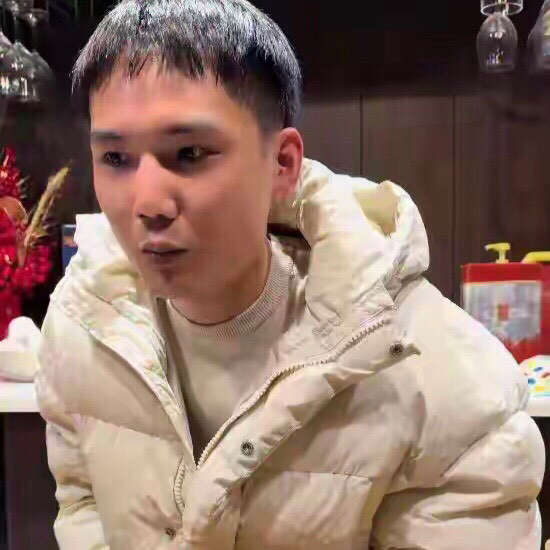 大理拖车4公里1400元：车主硬刚到底，曝光换胎公司，谁都跑不了