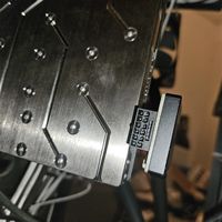 RTX 5090暴力改造2000W 124℃警报无视！惨遭烧毁