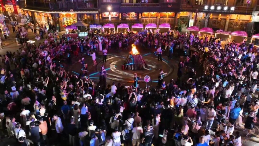丹寨:非遗T台秀惊艳登场 传统与现代交融绽放新魅力
