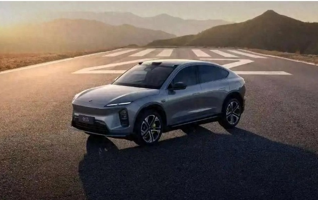 蔚来EC6溜背设计：颜值加分还是空间减分？10万车主真实反馈全景呈现