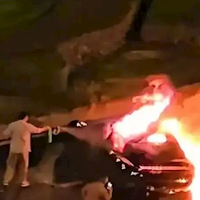 167公里时速没散架，反而在拿车门说事？关于小米SU7成都事故