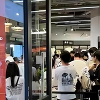 逛街就困的男性，为啥对奥莱情有独钟？