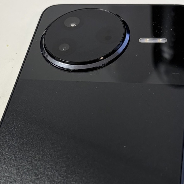 老铁们，别纠结了！这款“老将”手机还能战两年，某鱼才一千出头