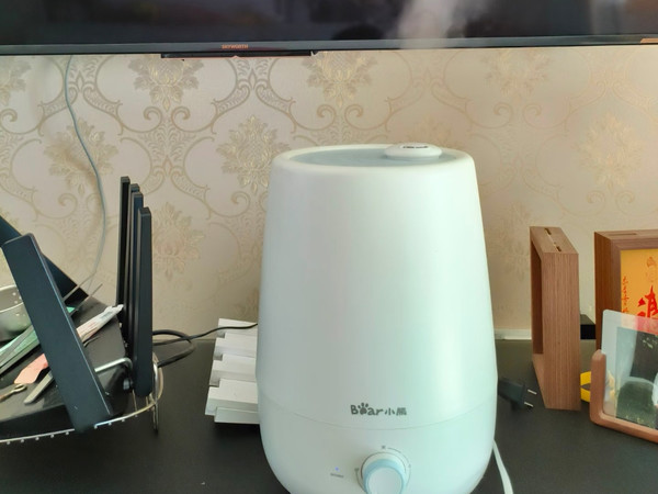 收拾工位加小熊加湿器，打工人开工幸福感直接拉满！