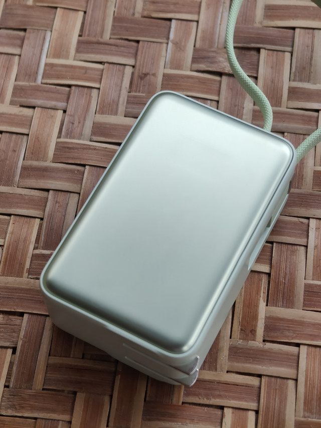 小米3合1迷你充电宝，短途佳品