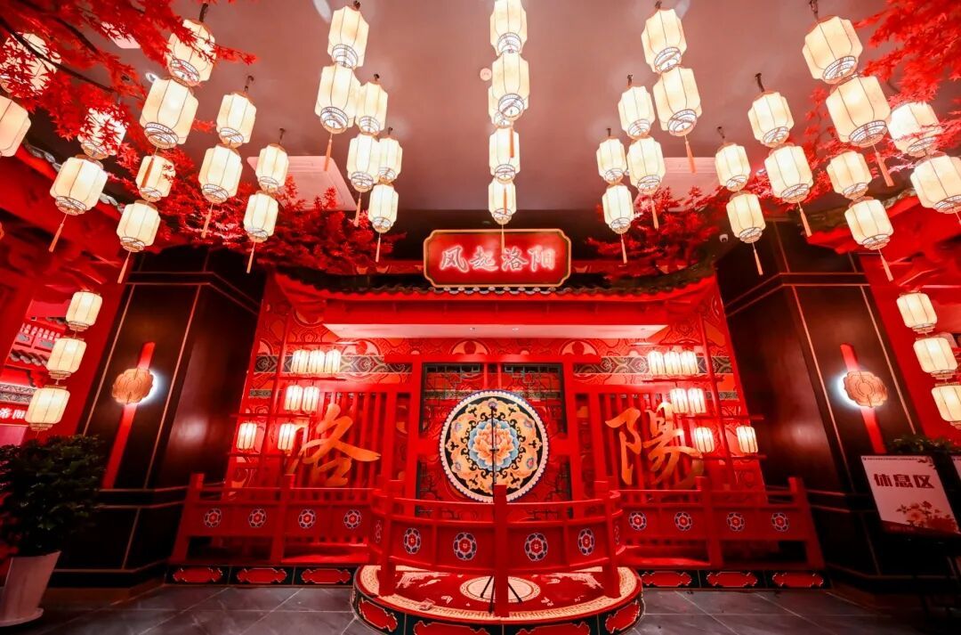 连霍高速洛阳服务区有多惊艳？是景区还是皇宫？
