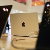 苹果2026年底推首款触控屏MacBook Pro，搭载M6芯片与OLED显示