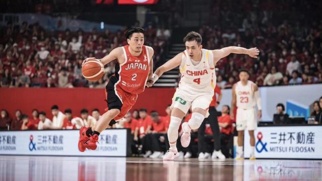 生死战15分大逆转!中国男篮客场力克日本,胡金秋狂揽20+12