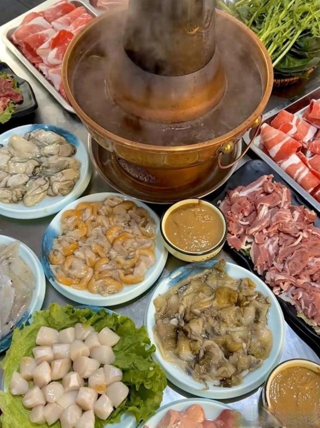 过年这口火锅含金量拉满:从南吃到北,都绕不开一个“香”字