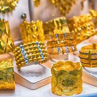 金饰价格大涨到1600元，买金卖金排长队，金店员工没空吃饭，专家提醒：理性投资