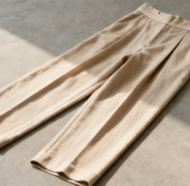 2026早春阔腿裤成松弛感穿搭核心单品，高腰垂感设计引领新趋势