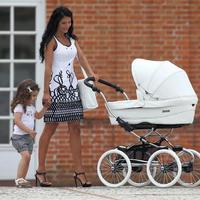 别再混用婴儿车、扭扭车和滑步车：安全标准与适用月龄才是关键分水岭