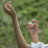 2024伪体香成送礼新宠：PRADA、香奈儿等大牌热销，国货水乳销量破1800万瓶