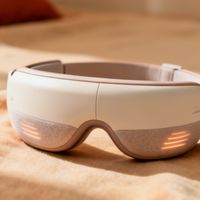 热敷眼罩只能缓解轻度干眼，重度视疲劳选气囊式眼部按摩仪才有效