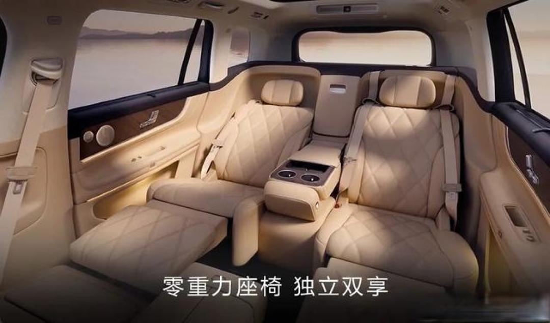 以前说华为做车是忽悠,开问界M9跑了3000公里,脸疼到发烫