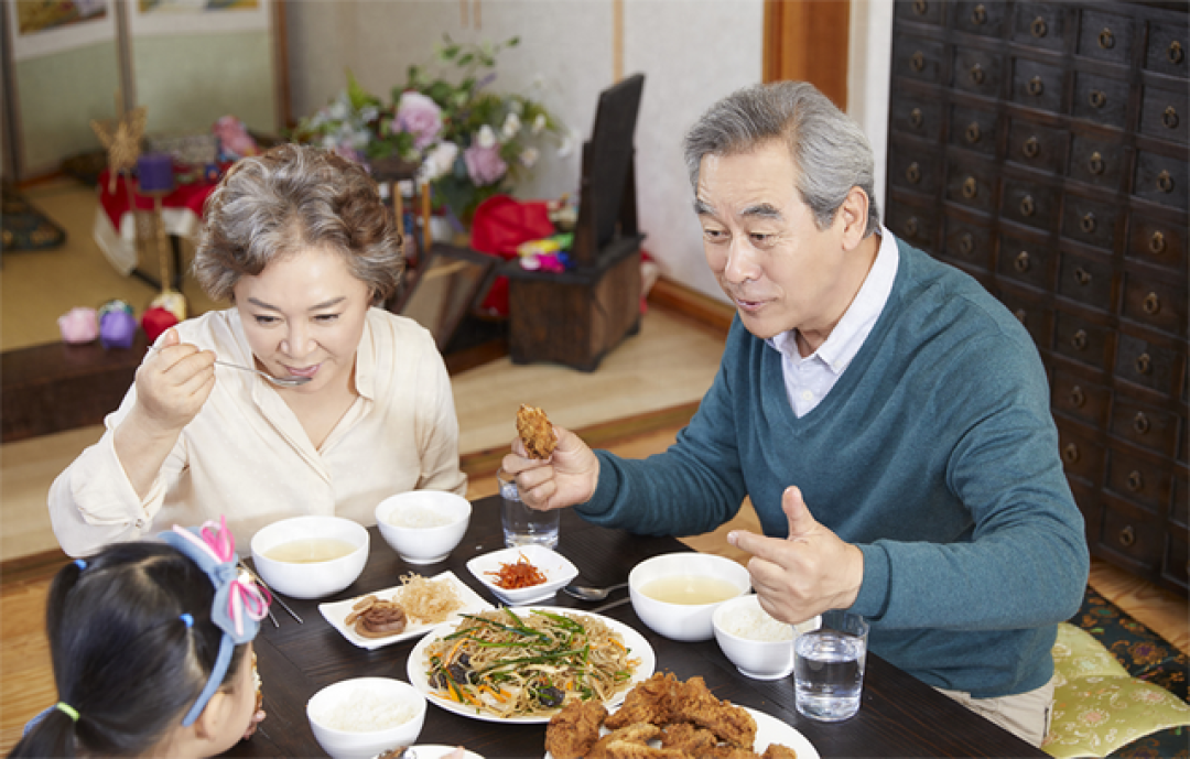 晚上十点前睡觉错了?医生提醒:过了70岁,睡觉要尽量做到这4点