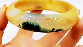 第一次见儿媳，她为儿媳定做这只山河手镯，你觉得好看吗？#秋水远山 #草花手镯 #天然玉石 #玉雕 #手工定制 